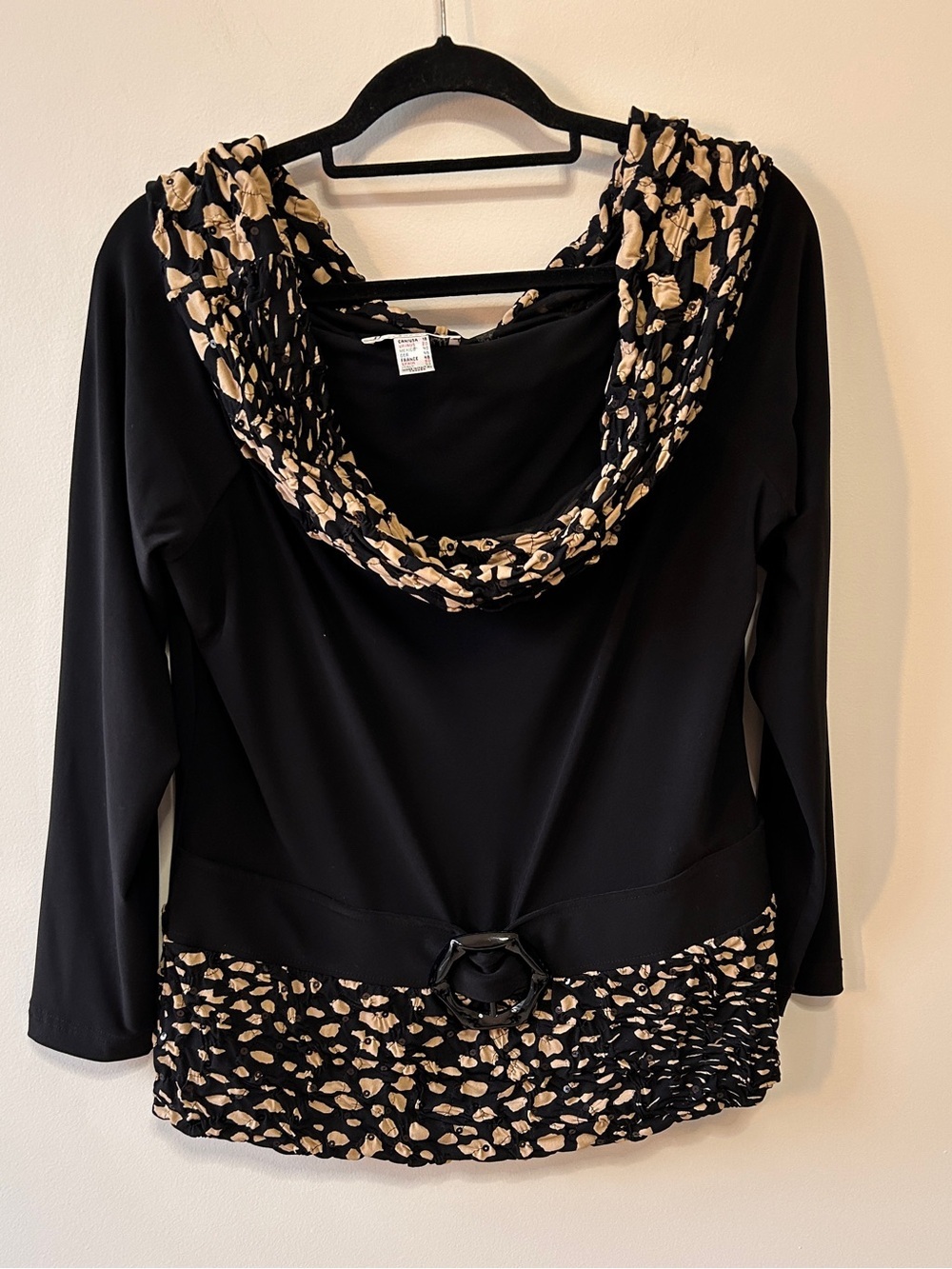Joseph Ribkoff Womenโs Size 18 Black Top beige Printed Trim buckle Detail Y2K